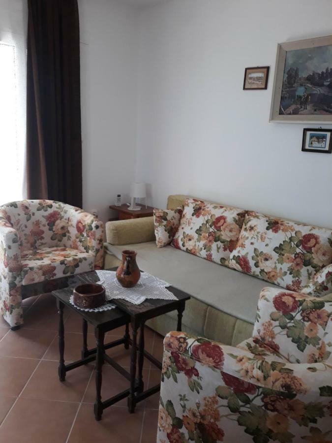 Apartments Jovanic With 2 Bedrooms Sutomore Exteriör bild