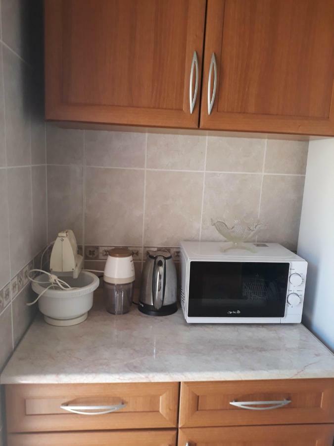Apartments Jovanic With 2 Bedrooms Sutomore Exteriör bild