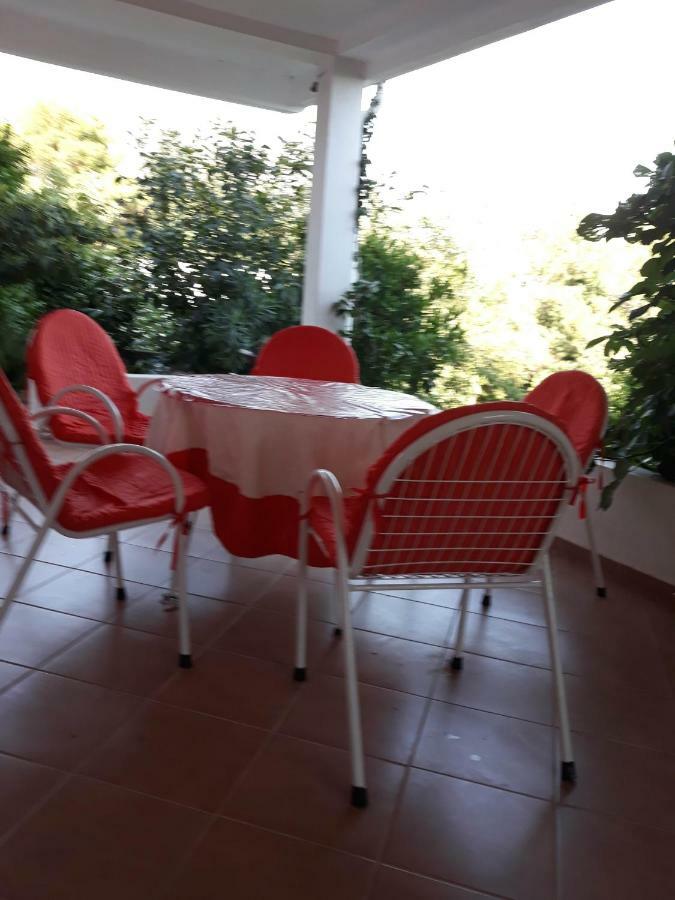 Apartments Jovanic With 2 Bedrooms Sutomore Exteriör bild