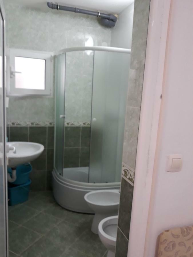 Apartments Jovanic With 2 Bedrooms Sutomore Exteriör bild