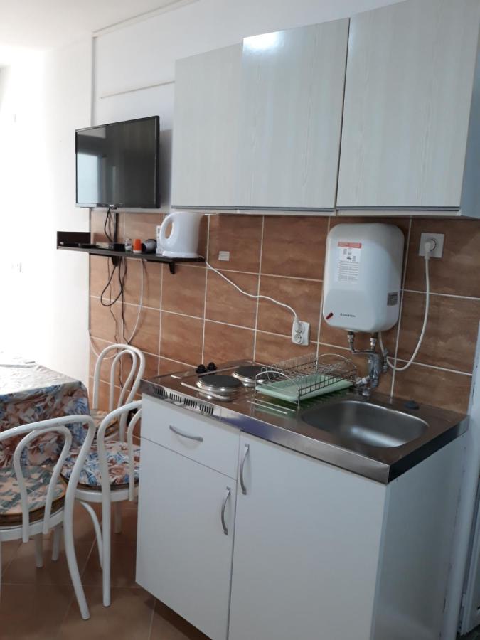 Apartments Jovanic With 2 Bedrooms Sutomore Exteriör bild